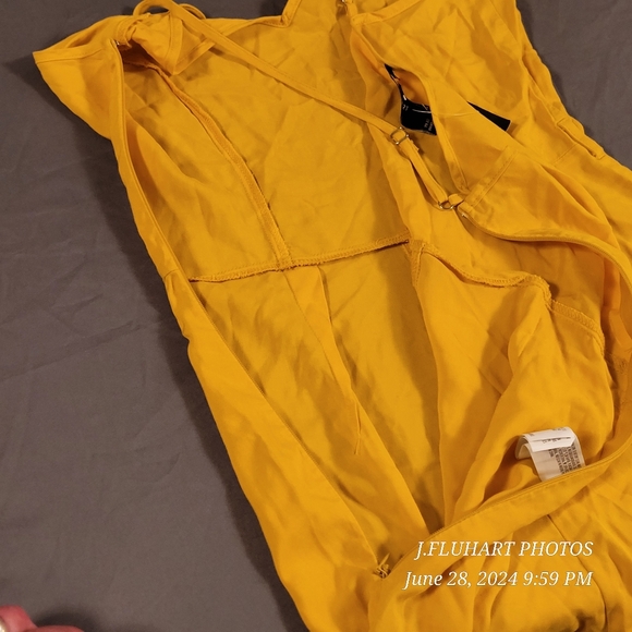 FOREVER 21 YELLOW JUMPSUIT SZ SMALL FEELS SO SOFT AND SILKY NWT - Picture 12 of 12